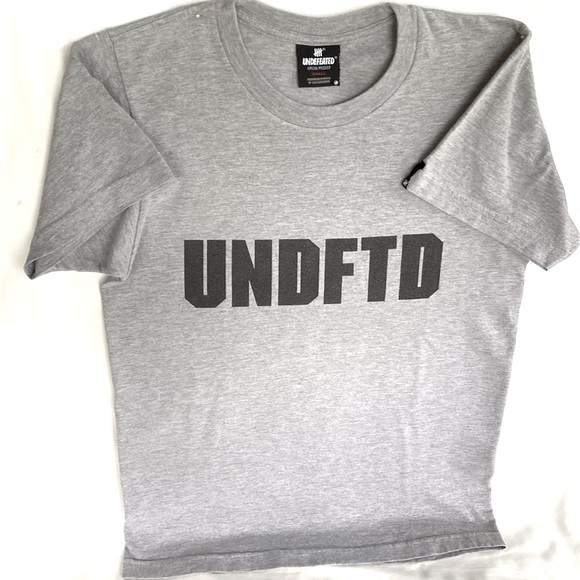 Gently Worn Undefeated Gray Logo Black Color Men’s Tee Size Small - Picture 4 of 10